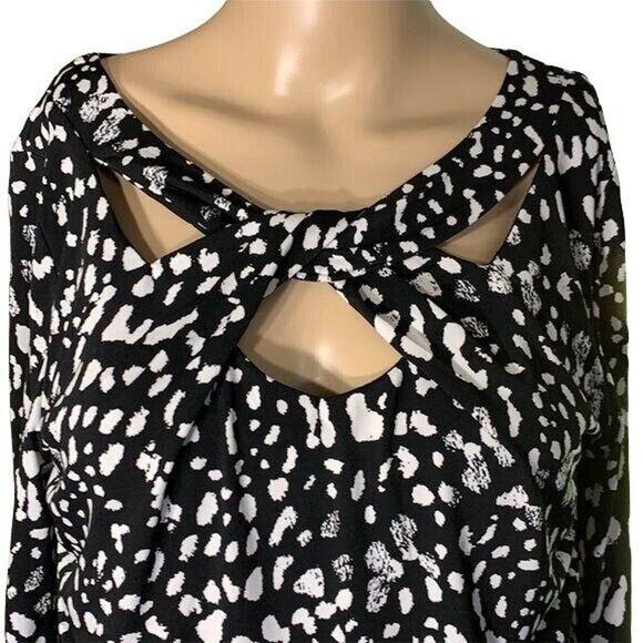 JLo Jennifer Lopez Womens Top Blouse Shirt Triple Keyhole Black White Medium - Picture 2 of 9
